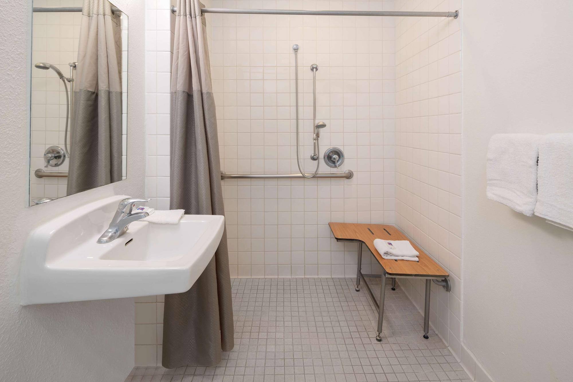 Hotel 6-ventura, Ca - South Ventura