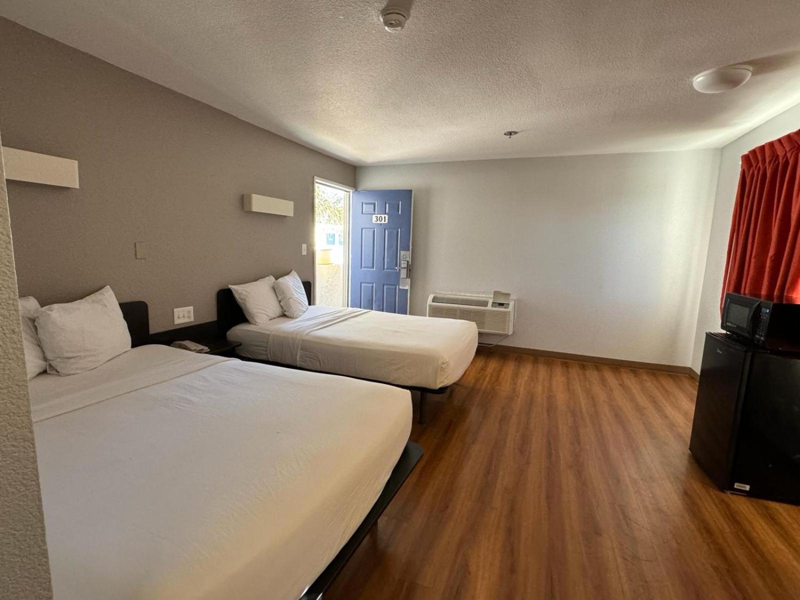 Hotel 6-ventura, Ca - South
