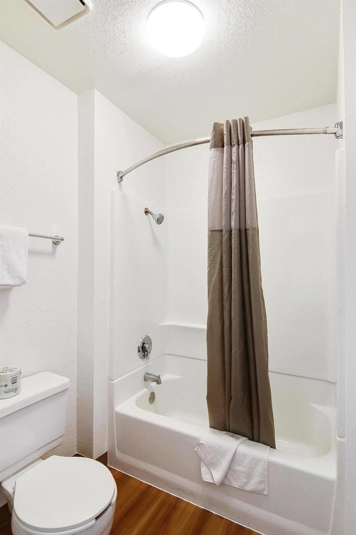 Hotel 6-ventura, Ca - South